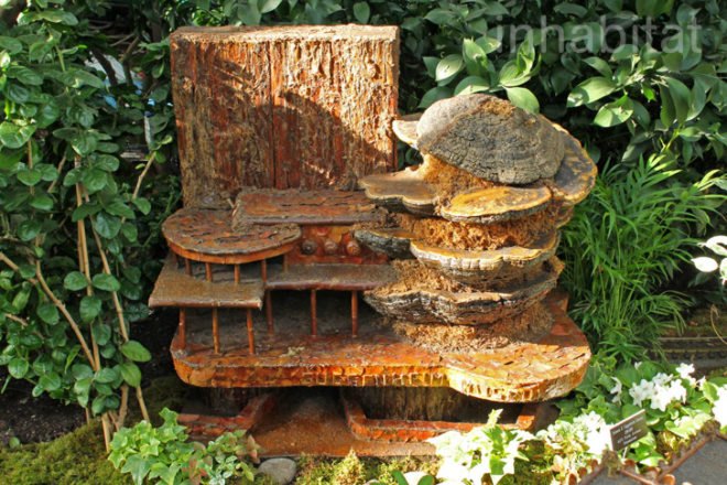 NYBG 2011 Holiday Train Show, new york botanical garden, holiday train show, applied imagination, paul busse, new york botanical garden train show, buildings made from plant parts, sculptures made from plants