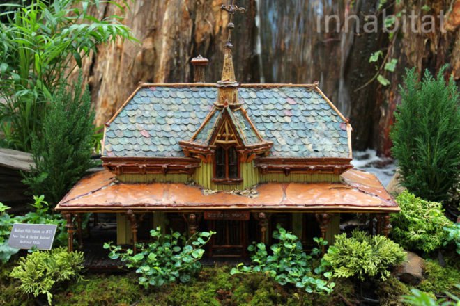 NYBG 2011 Holiday Train Show, new york botanical garden, holiday train show, applied imagination, paul busse, new york botanical garden train show, buildings made from plant parts, sculptures made from plants