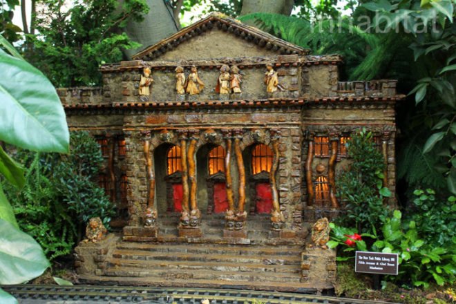 NYBG 2011 Holiday Train Show, new york botanical garden, holiday train show, applied imagination, paul busse, new york botanical garden train show, buildings made from plant parts, sculptures made from plants