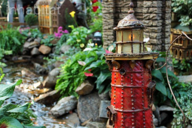 NYBG 2011 Holiday Train Show, new york botanical garden, holiday train show, applied imagination, paul busse, new york botanical garden train show, buildings made from plant parts, sculptures made from plants