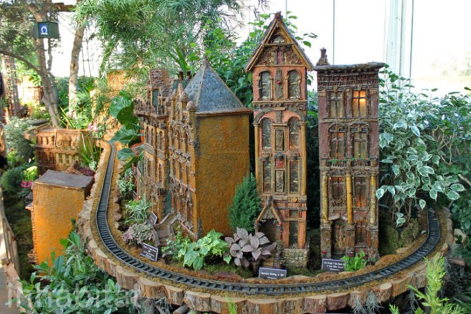 NYBG 2011 Holiday Train Show, new york botanical garden, holiday train show, applied imagination, paul busse, new york botanical garden train show, buildings made from plant parts, sculptures made from plants