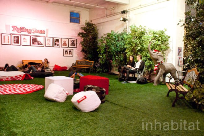 Openhouse Gallery; pop-up; pop up; pop-up park; green space; Manhattan; New York City; Inhabitat; Inhabitat NYC; Amanda Coen; Amanda Silvana Coen; winter park; mommy mornings; green design; repurposed space; indoor park; reused space