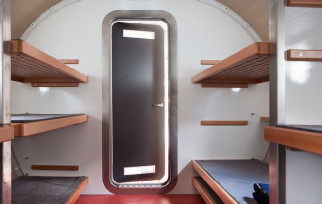 modular design, Gervasutti Refuge, Italy, helicopter installation, Tubular design, solar-powered, energy efficient, zero-impact, LEAPfactory, Mt. Blanc, mountain refuge, mountain cabin, mountain climbers, eco design, green design, sustainable design, prefab