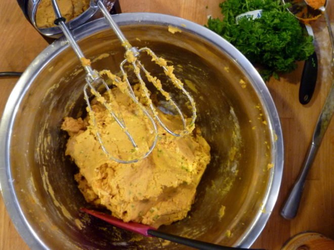 Pumpkin Peanut Butter Doggie Cookies, dog biscuits, dog cookies, pumpkin, peanut butter, vegetarian dog biscuits, dog treats, diy, homemade, homemade dog treats
