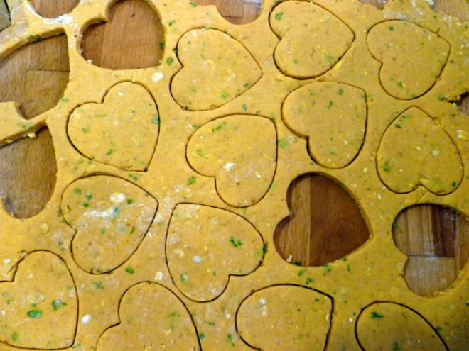 Pumpkin Peanut Butter Doggie Cookies, dog biscuits, dog cookies, pumpkin, peanut butter, vegetarian dog biscuits, dog treats, diy, homemade, homemade dog treats