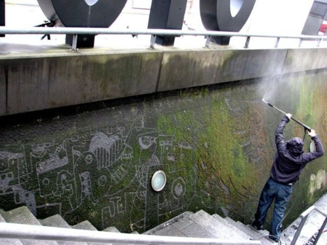 Reverse Moss Graffiti, reverse graffiti, eco art, green art, Stefaan De Croock, stuk arts centre, belgium