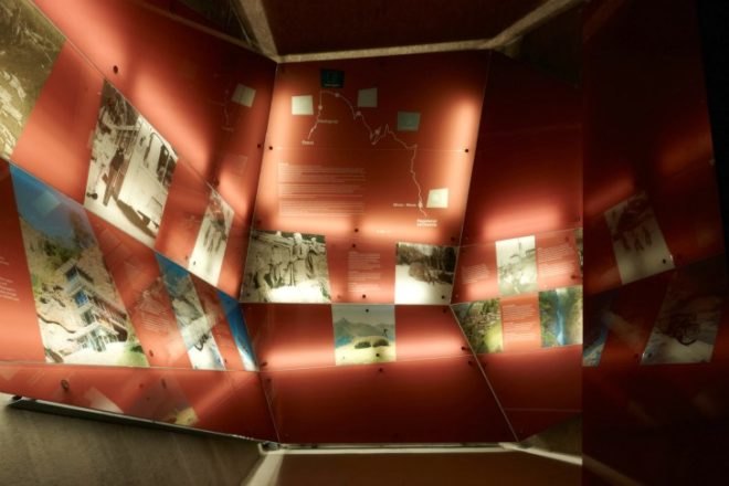Timmelsjoch, timmelsjoch experience, outdoor pavilion, led sculpture, pavilion, garnets, Werner Tscholl