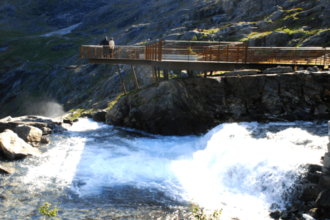 Norwegian Public Roads Administration, national tourist routes, korten steel, Norway, Trollstigen, Trollstigen Plateau, Reiulf Ramstad, korsten steel, minimalist design, green roof, nature, Rauma council, walkways, platforms, green design, sustainable design, eco-design