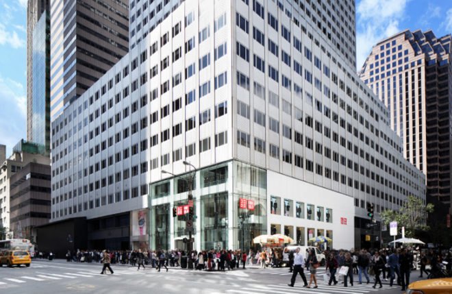 green design, eco design, sustainable design, LCD screens, UNIQLO, Wonderwall design, UV-coated insulated glass, flagship store, UNIQLO flagship, 5th avenue