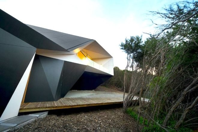 McBride Charles Ryan, Klein Bottle House, Klein Bottle, Origami, green design, sustainable design, eco-design, natural landscape, site selection, australia, morning ton Peninsula, Rye Beach, origami, daylighting, timber foundation, traditional foundation, fibro-shacks, beach house
