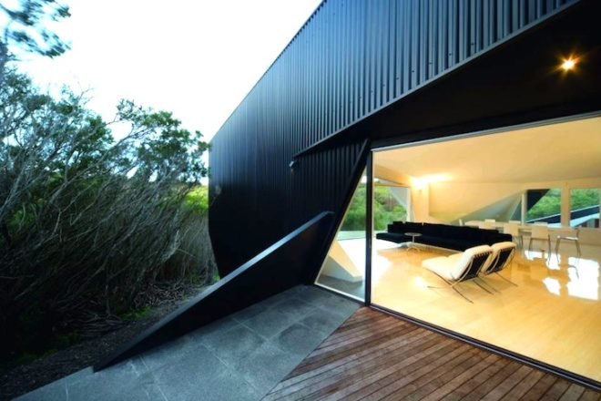 McBride Charles Ryan, Klein Bottle House, Klein Bottle, Origami, green design, sustainable design, eco-design, natural landscape, site selection, australia, morning ton Peninsula, Rye Beach, origami, daylighting, timber foundation, traditional foundation, fibro-shacks, beach house
