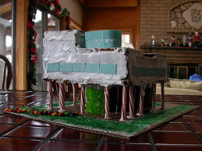 green gingerbread house, gingerbread house, green home, green house, green design, eco design, sustainable design, eco house, modern gingerbread house, ginger bread house, ginger bread, gingerbread, modern candy house, sweet houses, DIY projects, DIY gingerbread house, DIY gingerbread, make a gingerbread house for christmas, christmas house