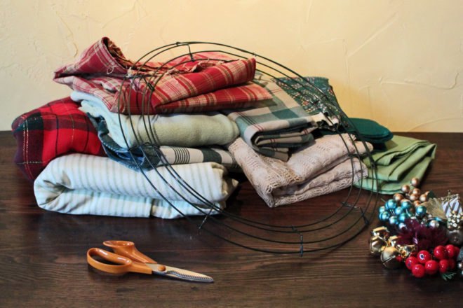 scrap fabric, holiday wreath, christmas, diy easy projetcs, how to, instructions, upcycled, remnant, eco, sustainable, recycled, gift, crafts, holiday wreaths, diy wreath, hot to make a wreath, fabric wreaths, diy fabric wreaths, eco wreaths, diy holiday projects, diy christmas projects