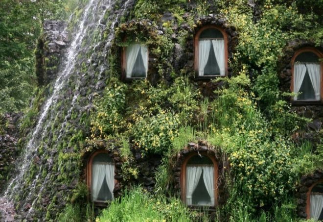 heat island reduction, storm water retention, eco roof, green roof cover, rain water, eco-lodges, vegetated roofs, green roof hotel, eco lodging,green roof, eco resort, roughing it green retreat,