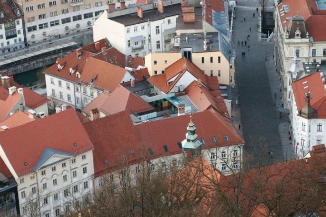 Baroque Court Apartments, OFIS Architects, Ljubljana, Slovenia, historic renovation, daylighting, green renovation, eco apartments