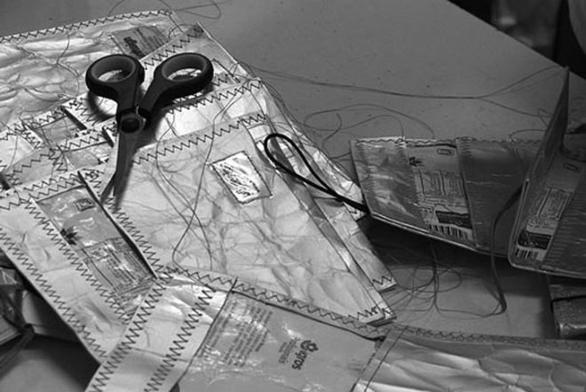 Recycled Materials,Green Products,green packaging,Recycled Milk Cartons,portuguese design,social design,recycled wallet