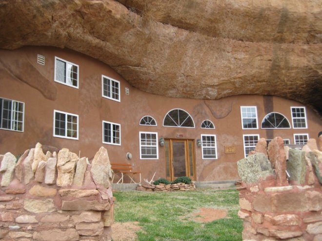 green design, eco design, sustainable design, Chulo Canyon House, Missouri Cave Land, Festus, Sala Silvermine, Cave Palace Ranch, Beckham Creek Cave Lodge, Iran's Cave Homes, Cave dwellings, modern Cave homes, cave house, livaeble cave, sustainable architecture, geothermic heat, solar gain