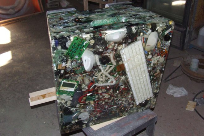 green furniture, art, Green Products, Recycled Materials, chilean design, rodrigo alonso, electronic waste, recycled seats, epoxy resin, recycled aluminum, functional art piece, electro-trash, computers waste