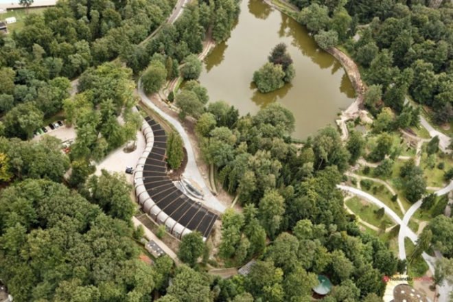The netherlands green building, eco center, dutch green building, passive heating, GSHP, Apenheul Foundation, concrete core activated, De St@art (The T@il), FSC, geothermal, glulam, green visitors center, green zoo, ground source heat pump, LED, PEFC, RAU, sunlight shade