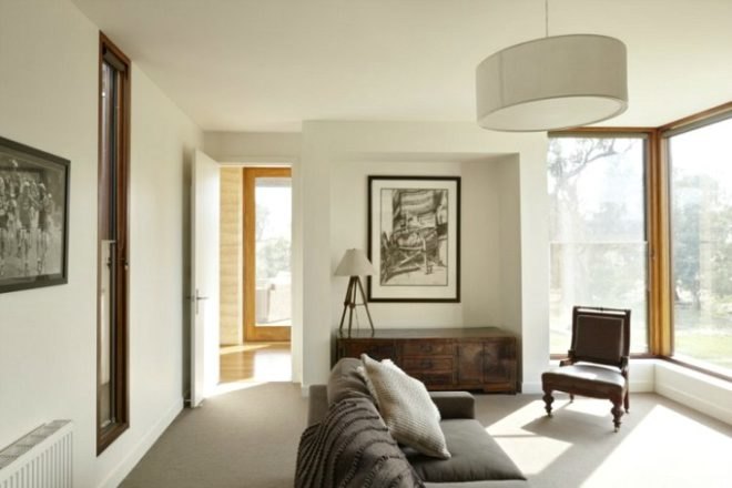 Glenhope House, JOH Architects, rammed earth wall, vacation house, melbourne, rainwater collection