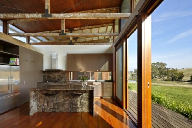 Glenhope House, JOH Architects, rammed earth wall, vacation house, melbourne, rainwater collection