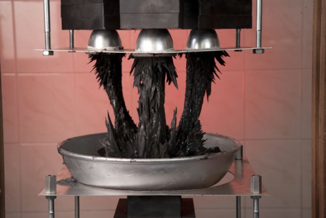Zero energy,Kinetic Energy,Green Home decor,green furniture,experimental design,techniques design,dutch design,gravity,magnetic fields,plastic,iron shavings