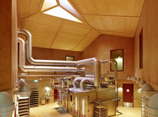 MINERGIE, Merz Produktion Rossboden, Clavuot, Swiss green building, green bakery, green restaurant, green roof, MINERGIE restaurant, daylighting, heat recovery, green bakery