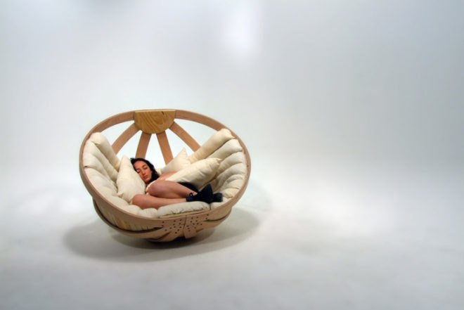 cocoon chair, autistic people, autism, plywood, rocking chair, Victoria University of Wellington, cold-bending wood, cradle, wooden seat, Sustainable Materials, social design, Green Materials, green furniture