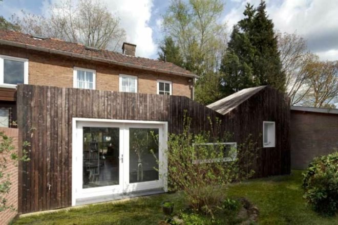 Shou Sugi Ban, BYTR Architects, house addition, the netherlands, charred timber facade, prefab house