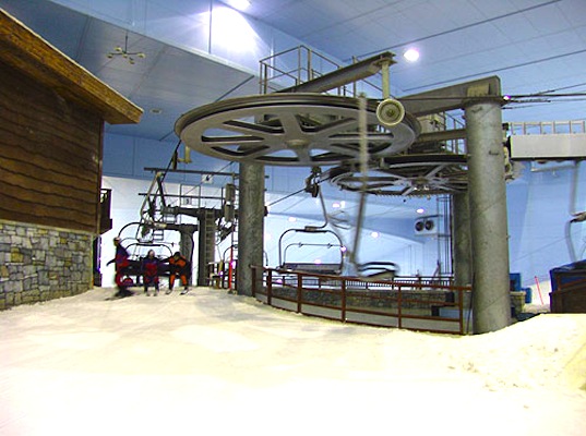 carbon neutral, ski slope, Ski Dubai, snow world, artificial snow, green design, sustainable design, eco design, B01 Arquiectos, Ski Dubai, is it green, natural gas, renewable energy, methane, solar power, plant waste