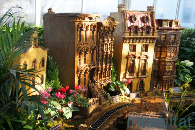 New York Train Show, New York Botanical Gardens, building models made from sticks, bark, NYBG 2011 Holiday Train Show, new york botanical garden, holiday train show, applied imagination, paul busse, new york botanical garden train show, buildings made from plant parts, sculptures made from plants