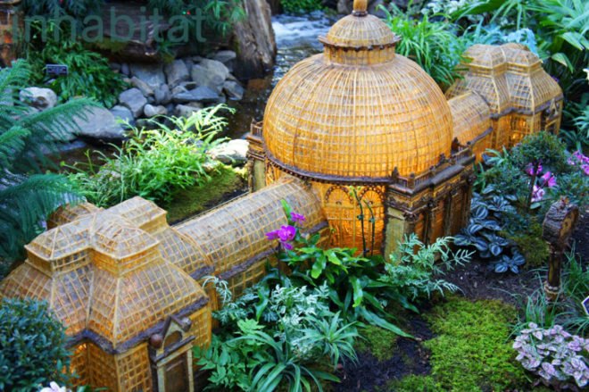 New York Train Show, New York Botanical Gardens, building models made from sticks, bark, NYBG 2011 Holiday Train Show, new york botanical garden, holiday train show, applied imagination, paul busse, new york botanical garden train show, buildings made from plant parts, sculptures made from plants