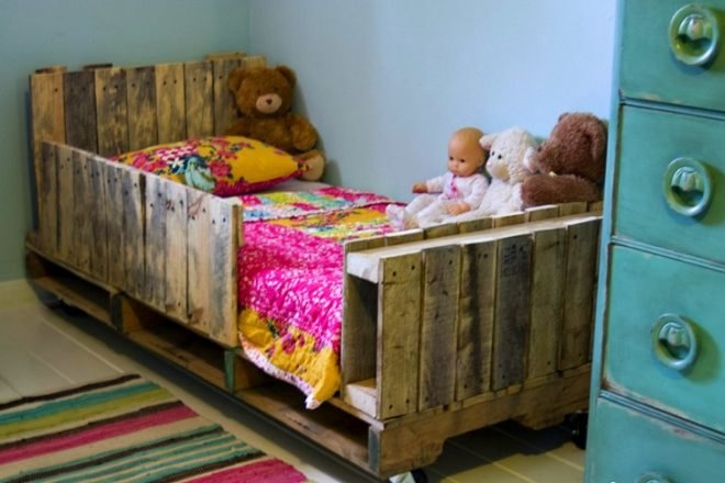 Upcycled Shipping Pallet Creations, shipping pallets, diy, pallets, pallet furniture, green furniture, diy furniture, upcycled wood