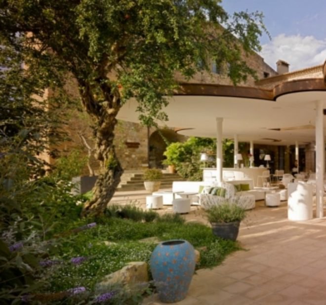 castell d'emporda, concrete, pavilion, terrace roof, steel parasol design, spanish hotel design, costa brava, dutch design, rustic castle terrace