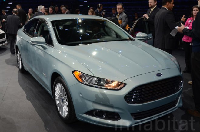 ford fusion, 2013 ford fusion, detroit auto show, 2012 detroit auto show, naias, north american international auto show, green cars, hybrid cars, ford hybrid fusion, green design, sustainable design, green transportation, sustainable transportation, energy-efficient transportation, ford fusion, fusion energi