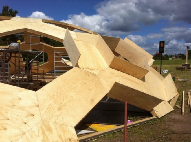 geodesic dome, roskilde festival, Kristoffer Tejlgaard, Henrik Almegaard, danish design, hexagon lattice, plywood hexagons, interconnected shapes, reused structure