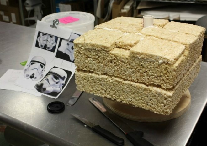 amanda oakleaf cakes, stormtrooper cake, lifesized star wars cake, sci fi geek cake, nerds eat star wars, sci fi soldier, character cake