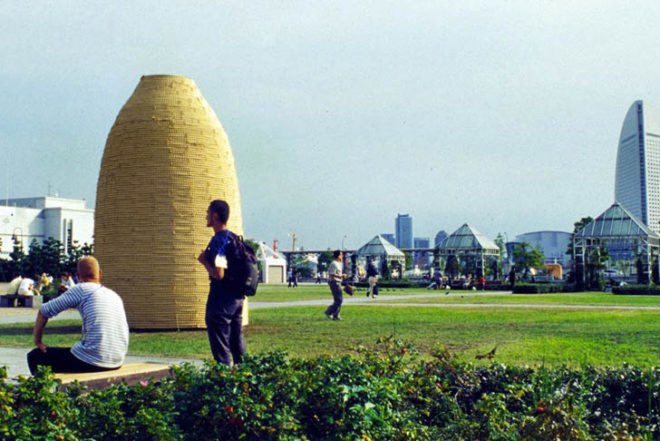 art, Green Materials, Sustainable Materials, Urban design, Yokohama Triennial in Japan, Casagrande & Rintala, Finnish art, Bird Hangar, spreading seeds, balloons, latex balloons, public installation, japan, finnish design
