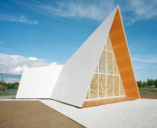 UPM, lilja, sustainable design, temporary meditation centrer, finnish design, prefab structure, plywood design, green building design, transportable chapel finland