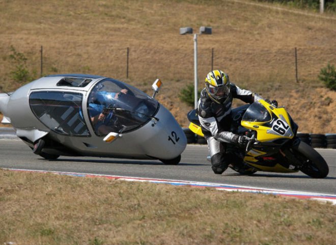 monotracer, peraves, covered motorcycle, mono tracer, electric motorcycle, electric monotracer, electric bike, ev, electric automobiles, green transportation, green cars, green motorcycles, green racing motorcycles, peraves