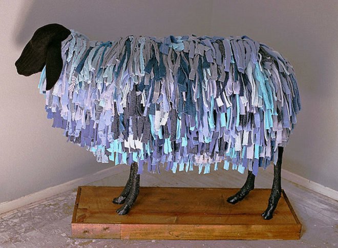 green design, eco design, sustainable design, Hudson Bay Blanket, Foster/White Gallery, Rachel Denny, hunting trophies, deer head, animal sculpture, sustainable sculptures, recycle art