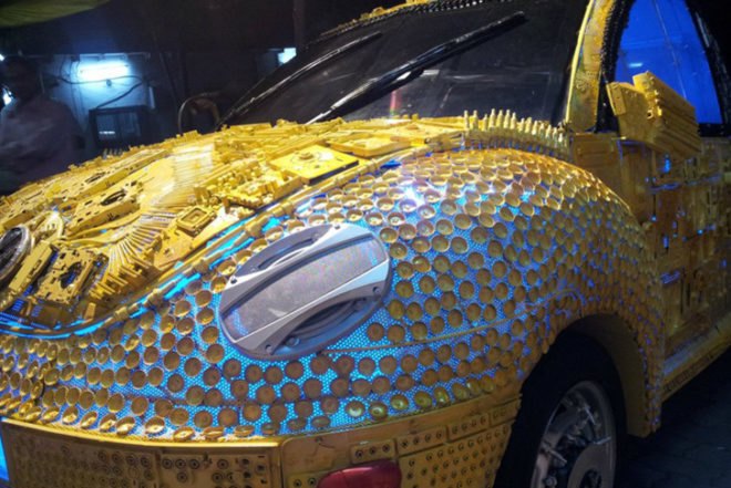 Art, green materials, green transportation, recycled materials, salvaged materials, volkswagen, volkswagen beetle, scrap, beetle, recycled art, recycled art materials, Kala Ghoda Arts Festival, Mumbai, Think Blue, Think Blue Clean Up, Think Blue Campaign, Haribaabu Natesaan