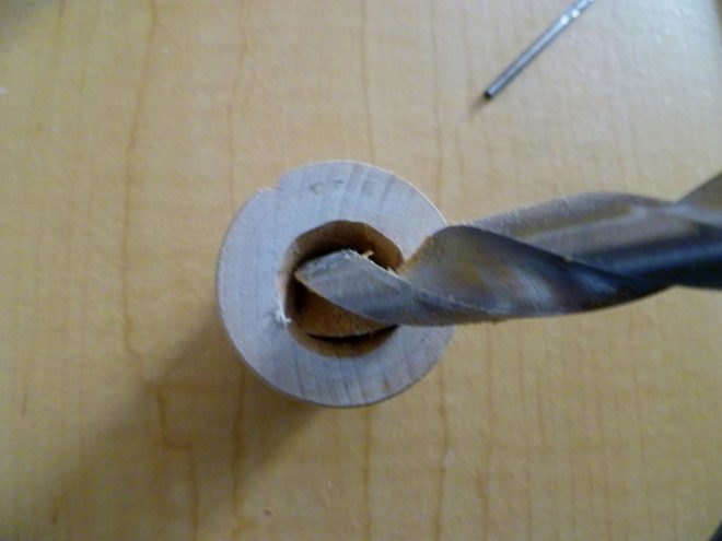 Wooden Headphone Spool, ette studios, wooden thread spool, diy, how to, headphone spool, earbud keeper