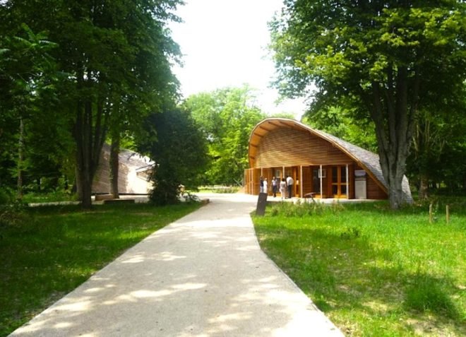 Inca Architectes, dome, eco-tourism, eco-travel, eco-tourism center, france, fontainebleau, Gorges de Franchard, biosphere reserve, green design, passive design, sustainable design, eco-design, natural materials, wood,