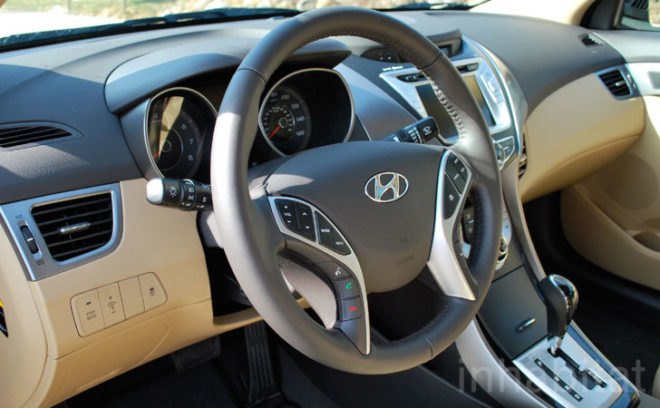 Hyundai Elantra, Hyundai, Elantra, 40 mpg, fuel efficiency, green car, green automotive design, green vehicle, green transportation, test drive, Laura Cowan, Laura K. Cowan