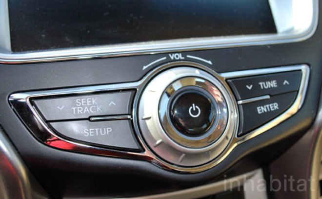 Hyundai Elantra, Hyundai, Elantra, 40 mpg, fuel efficiency, green car, green automotive design, green vehicle, green transportation, test drive, Laura Cowan, Laura K. Cowan