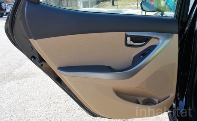 Hyundai Elantra, Hyundai, Elantra, 40 mpg, fuel efficiency, green car, green automotive design, green vehicle, green transportation, test drive, Laura Cowan, Laura K. Cowan