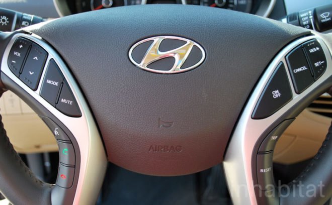 Hyundai Elantra, Hyundai, Elantra, 40 mpg, fuel efficiency, green car, green automotive design, green vehicle, green transportation, test drive, Laura Cowan, Laura K. Cowan