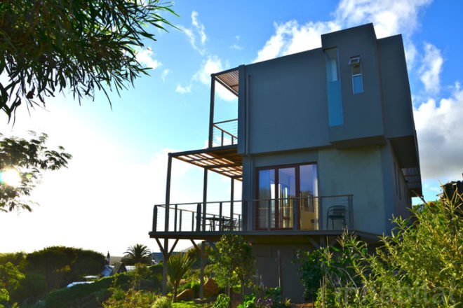 Hemp, hempcrete, green building, sustainable building, eco design, sustainable design, tony burden, the hemp house, south africa, cape town, 2014 world design capital, noordhoek, green roof, planted roof, carbon sink, rainwater runoff