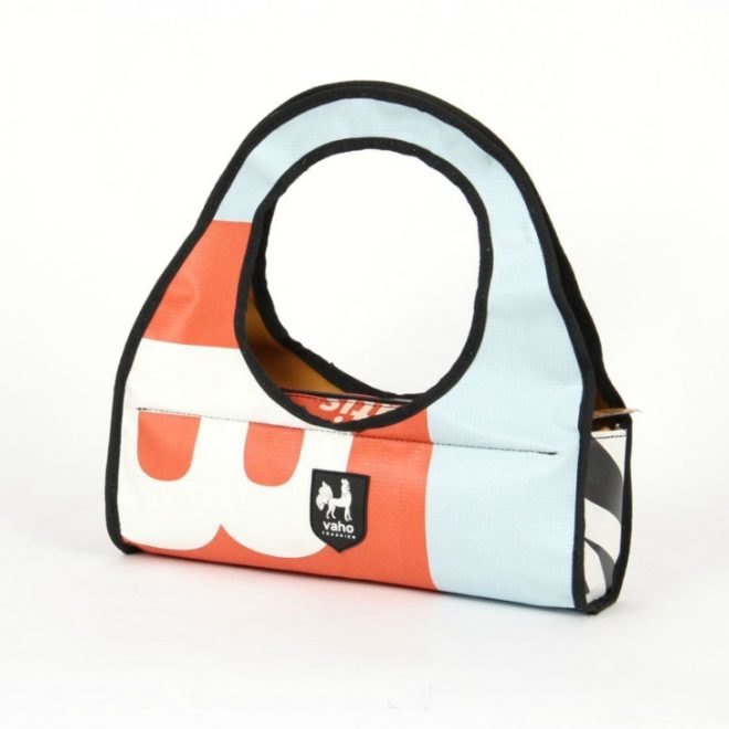 vaho trashion baggage, recycled bag company barcelona, stylish reused bags, upcycled advertising banners sustainable bag design spain, green bags, social environmental fashion bag design